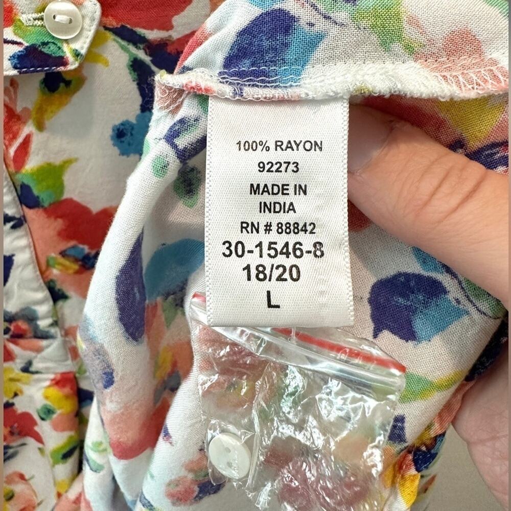 WOMAN WITHIN | Plus Button Front Floral Blouse Lightweight Top | Size 18/20 - Picture 6 of 7